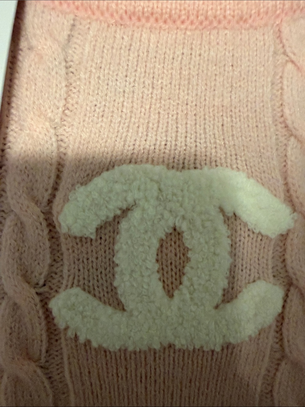 CHANEL Pink Cable Knit Crewneck Sweater with White CC Logo - Picture 4 of 5